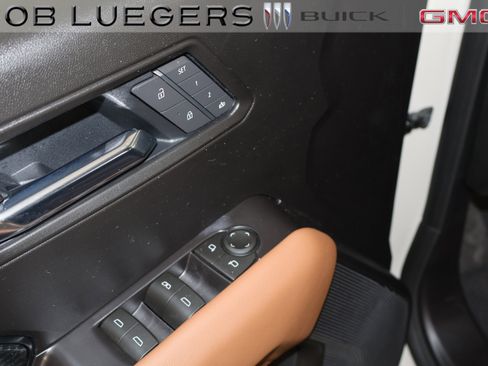 New 2026 GMC Canyon AT4 w/ Technology Plus Package AWD/4WD image 9