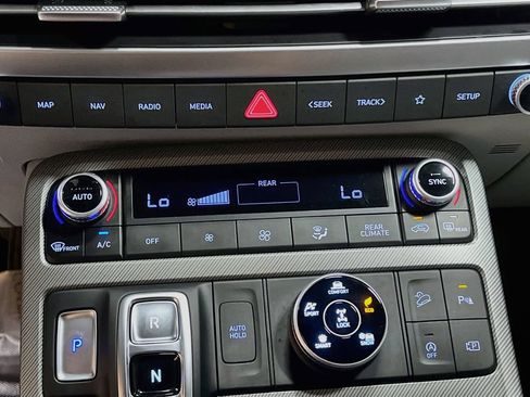 Used 2024 Hyundai Palisade SEL w/ Premium Package AWD/4WD image 16