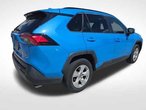 Used 2020 Toyota RAV4 XLE w/ XLE Grade Weather Package AWD/4WD image 38