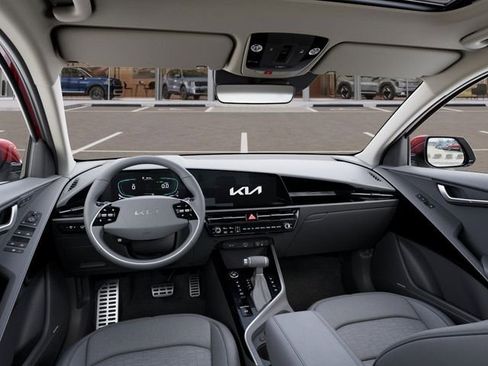 New 2025 Kia Niro SX Touring FWD image 14