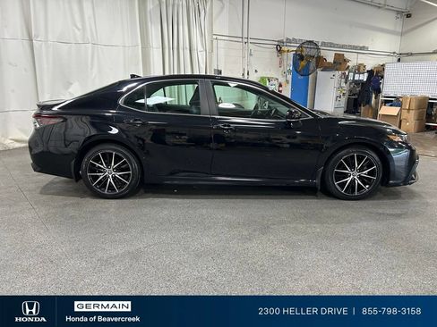 Used 2023 Toyota Camry SE FWD image 9