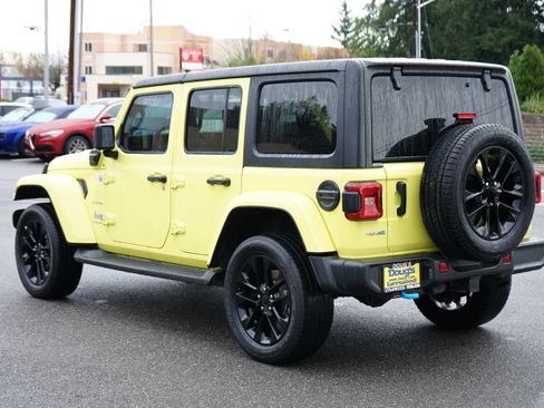 Used 2023 Jeep Wrangler Sahara w/ Cold Weather Group image 7