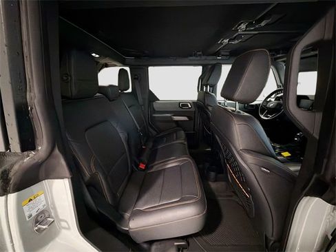 Used 2023 Ford Bronco Badlands w/ Sasquatch Package image 23