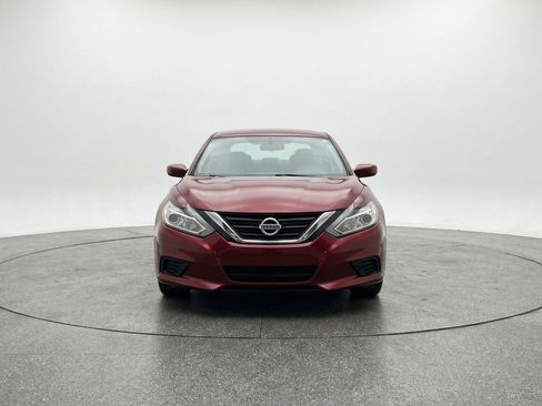 Used 2025 Nissan Altima 2.5 SV image 2