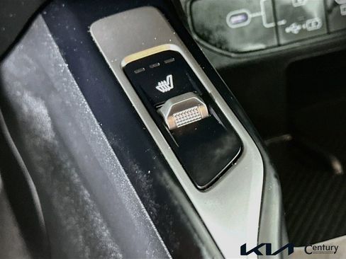 Certified 2024 Kia Sorento S image 20