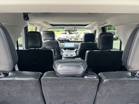Used 2025 Ford Expedition Platinum AWD/4WD image 27