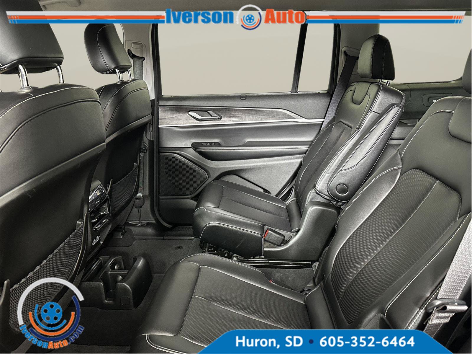 Used 2024 Jeep Grand Cherokee L Limited w/ Luxury Tech Group II AWD/4WD image 23
