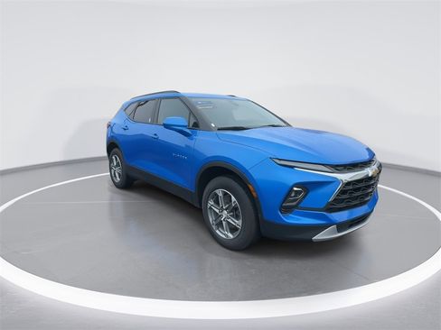 Used 2024 Chevrolet Blazer LT w/ Convenience Package image 2