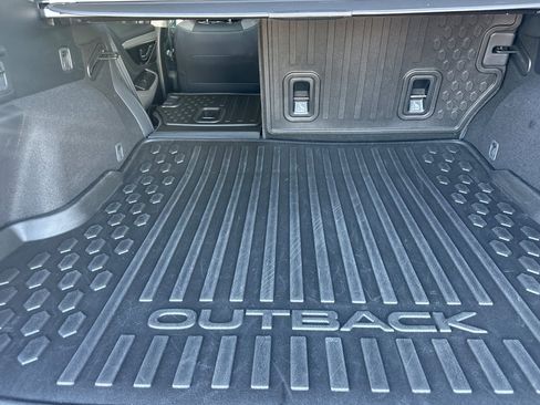 Used 2025 Subaru Outback Onyx Edition image 16