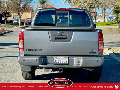 Used 2020 Nissan Frontier SV w/ Midnight Edition Floor Mats image 5