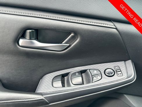 Used 2024 Nissan Sentra SV FWD image 11