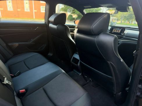 Used 2019 Honda Accord Sport image 12