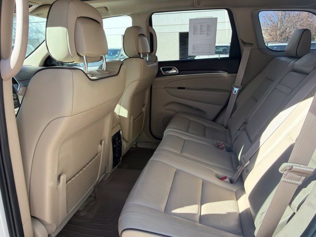 Used 2018 Jeep Grand Cherokee Overland AWD/4WD image 16