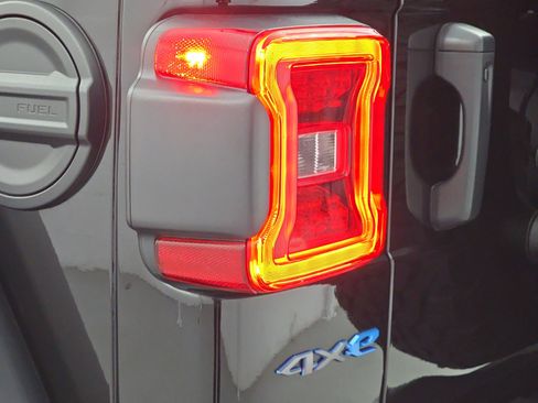 Used 2024 Jeep Wrangler Unlimited Rubicon 4xe w/ Technology Group image 33