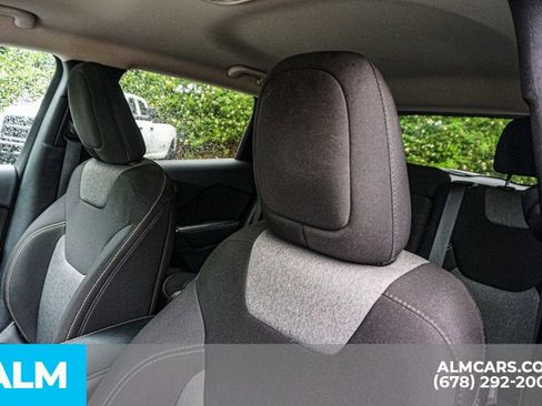 Used 2016 Jeep Cherokee Sport FWD image 18