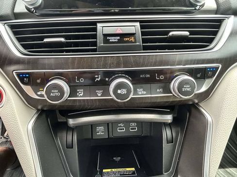 Used 2022 Honda Accord Touring image 24