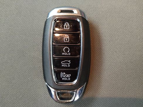 Used 2023 Hyundai Elantra SEL w/ Preferred Accessory Package FWD image 32