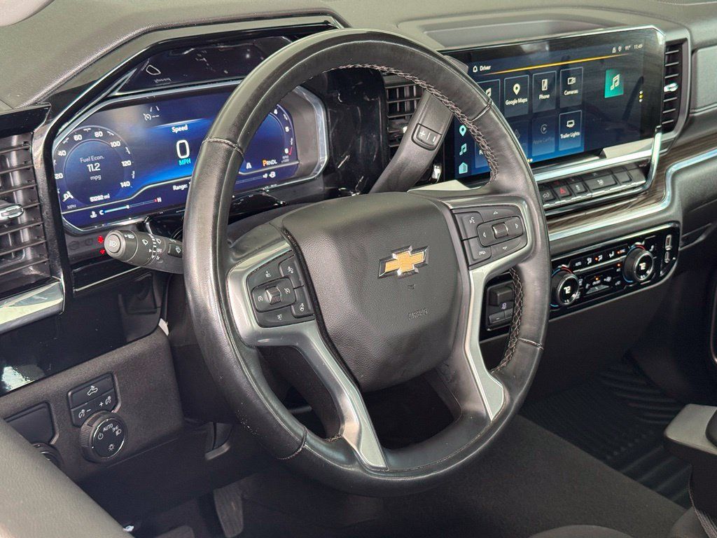 Used 2025 Chevrolet Silverado 1500 LT RWD image 18
