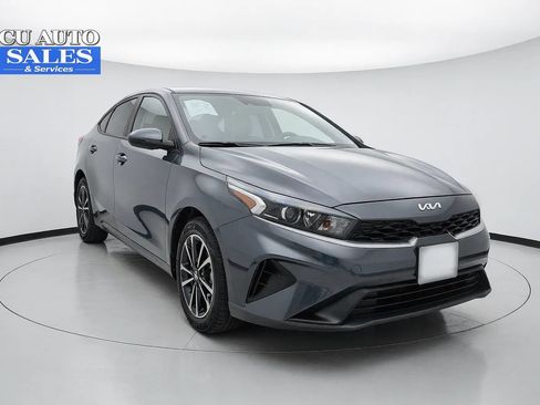 Used 2023 Kia Forte LXS w/ LXS Technology Package FWD image 1