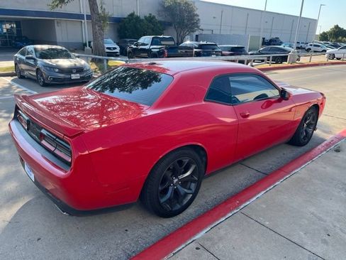 Used 2019 Dodge Challenger R/T RWD image 10