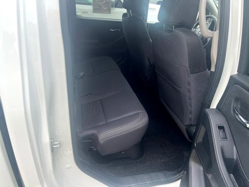 Used 2024 Nissan Frontier SV image 14