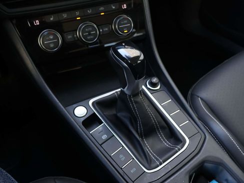 Used 2024 Volkswagen Jetta SE image 15