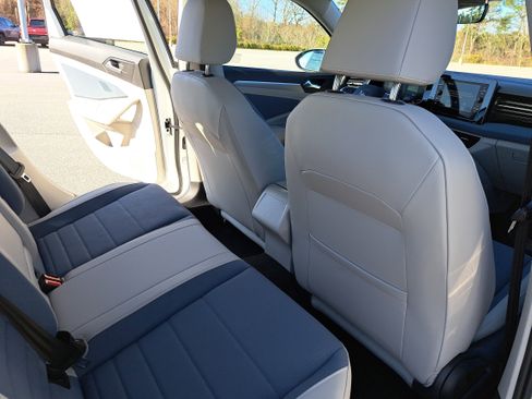 New 2026 Volkswagen Jetta SE image 11