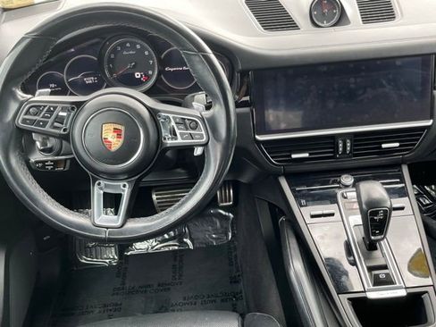 Used 2020 Porsche Cayenne Turbo AWD/4WD image 18