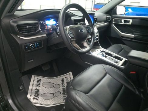 Used 2023 Ford Explorer XLT w/ Equipment Group 202A image 18