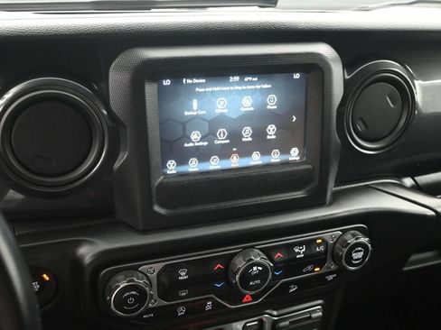 Used 2021 Jeep Wrangler Unlimited Sport AWD/4WD image 16