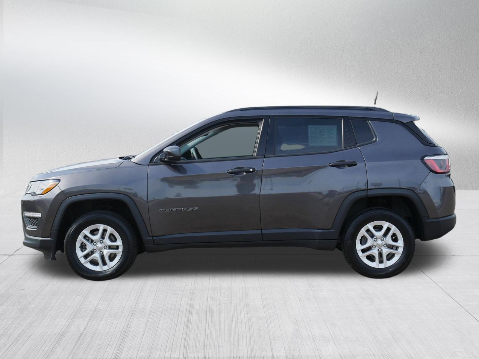 Used 2018 Jeep Compass Sport w/ Cold Weather Group AWD/4WD image 4