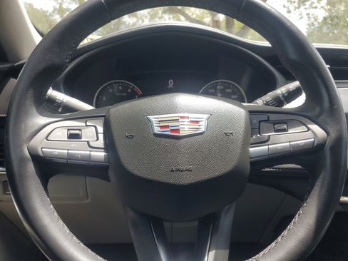 Used 2023 Cadillac XT4 Luxury image 24