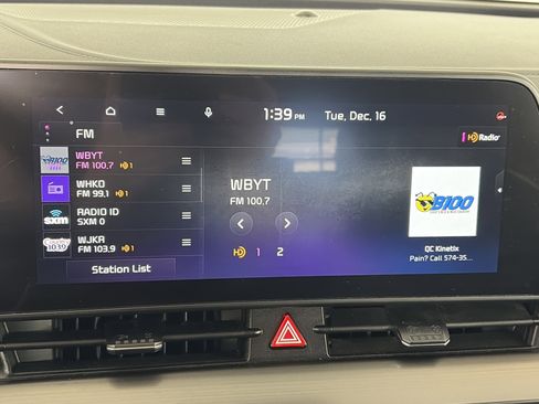 Used 2023 Kia Sportage EX image 18