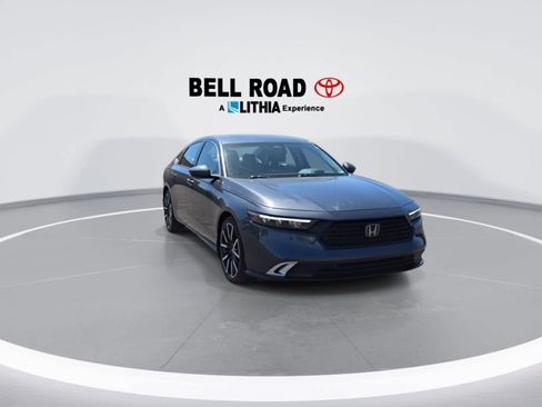 Used 2023 Honda Accord Touring image 2