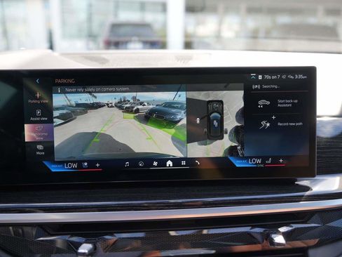 Used 2025 BMW X5 xDrive40i w/ Executive Package image 19