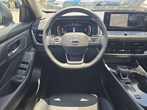 Certified 2026 Nissan Rogue SL FWD image 14