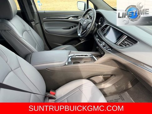 Used 2024 Buick Enclave Essence image 23
