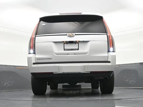 Used 2019 Cadillac Escalade Premium Luxury RWD image 27