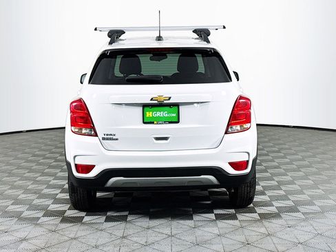 Used 2021 Chevrolet Trax LT w/ LT Convenience Package image 8