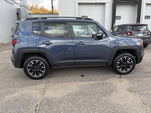 Used 2023 Jeep Renegade Latitude image 1