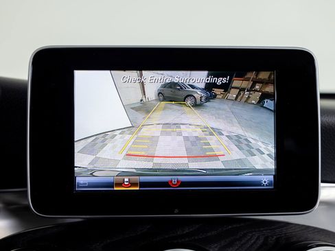 Used 2019 Mercedes-Benz GLC 300 4MATIC w/ Premium Package image 35