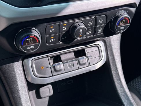 Used 2023 GMC Acadia SLE w/ Elevation Edition image 26