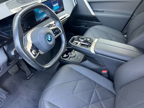 Used 2024 BMW iX xDrive50 AWD/4WD image 9
