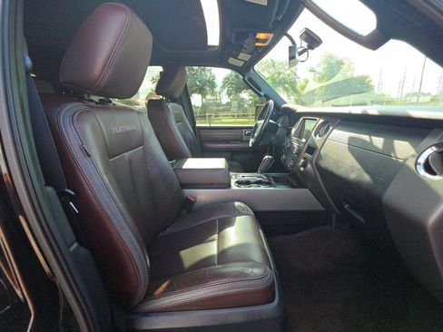 Used 2016 Ford Expedition Platinum RWD image 10