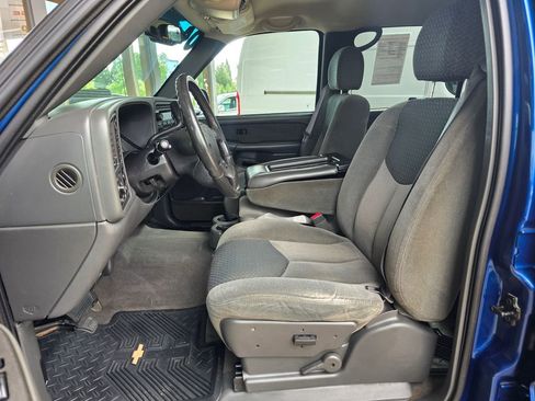 Used 2004 Chevrolet Avalanche Z71 w/ Preferred Equipment Group AWD/4WD image 4
