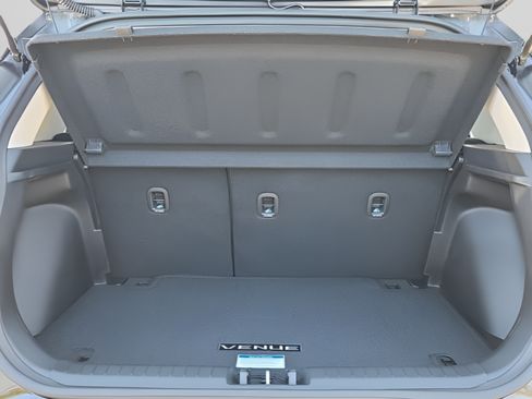 Used 2025 Hyundai Venue SEL FWD image 28