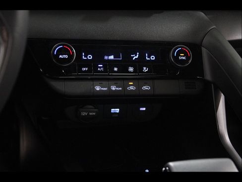 Certified 2025 Hyundai Elantra Sport FWD image 13