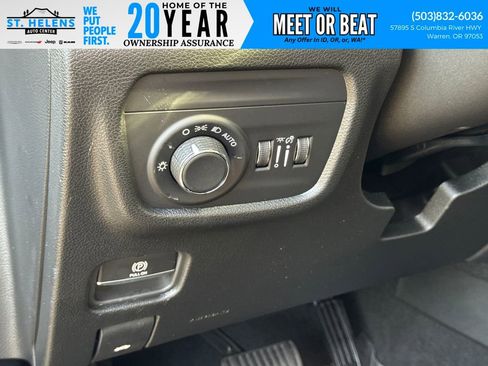 New 2025 Jeep Grand Cherokee Altitude image 21