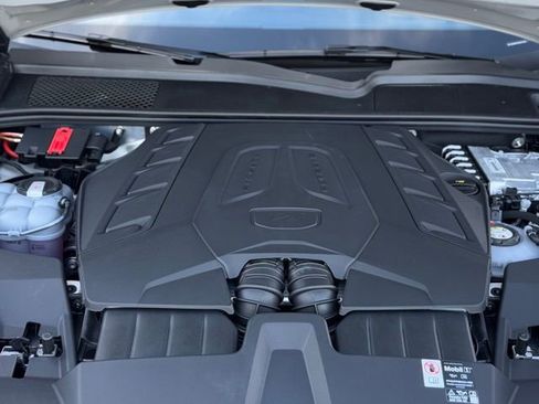 New 2025 Porsche Cayenne Turbo AWD/4WD image 38