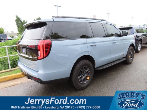 Used 2025 Ford Expedition Tremor AWD/4WD image 5